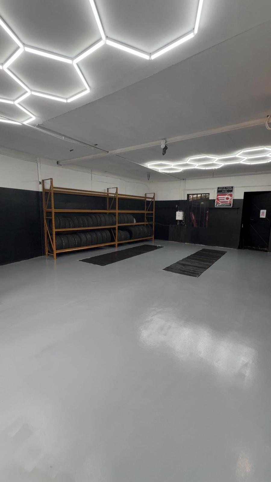 Atelier LEO-NARD — zone de stockage pneus